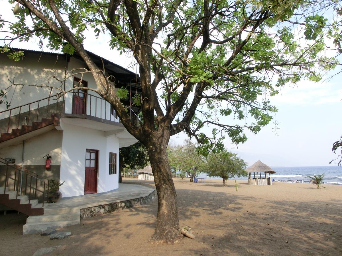 Matema Lake Shore Resort エクステリア 写真