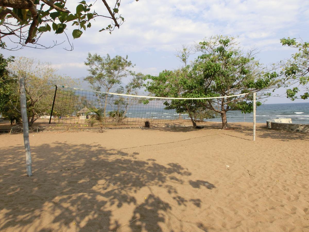 Matema Lake Shore Resort エクステリア 写真