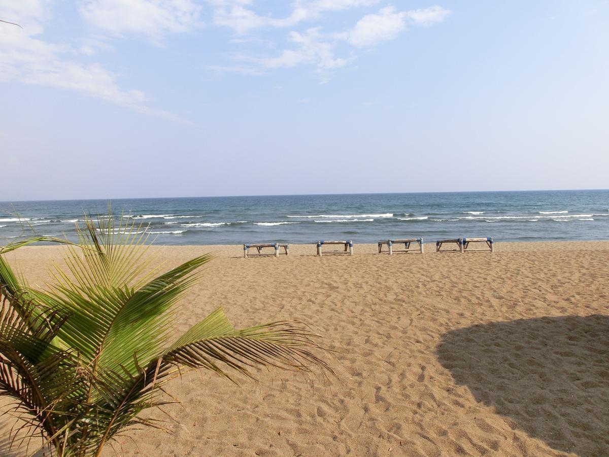 Matema Lake Shore Resort エクステリア 写真