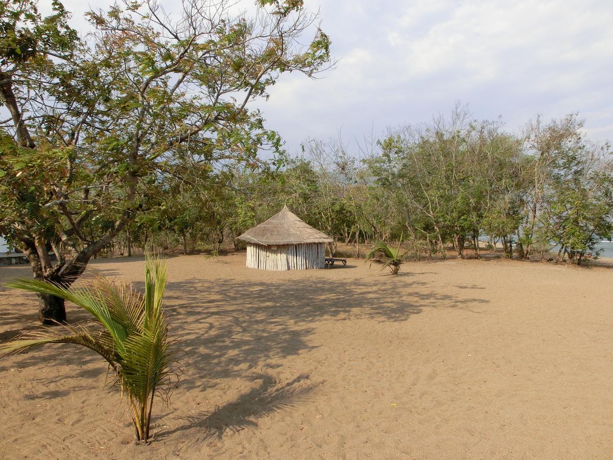 Matema Lake Shore Resort エクステリア 写真